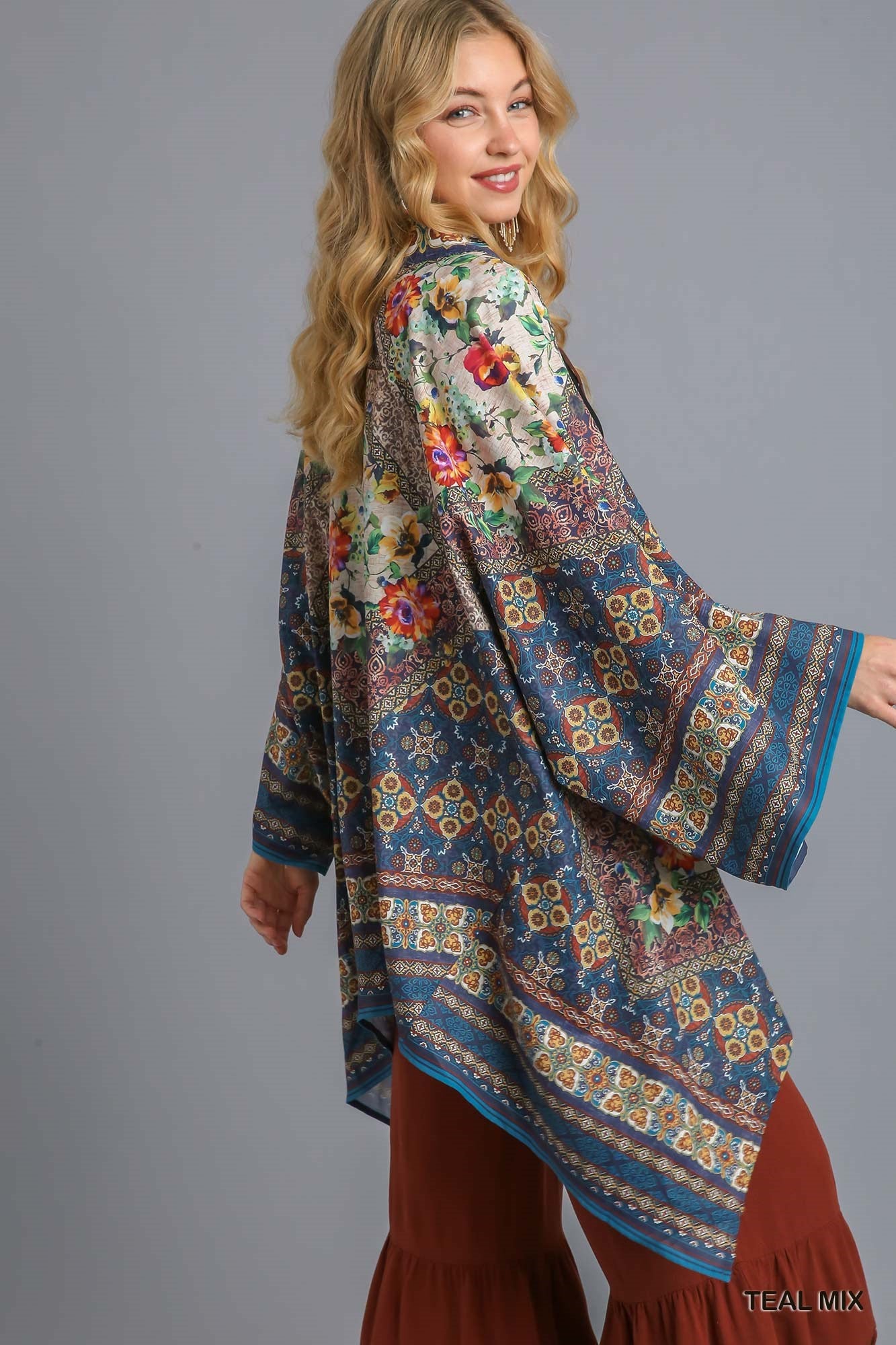 113 | Teal and Cream Bohemian Print Kimono